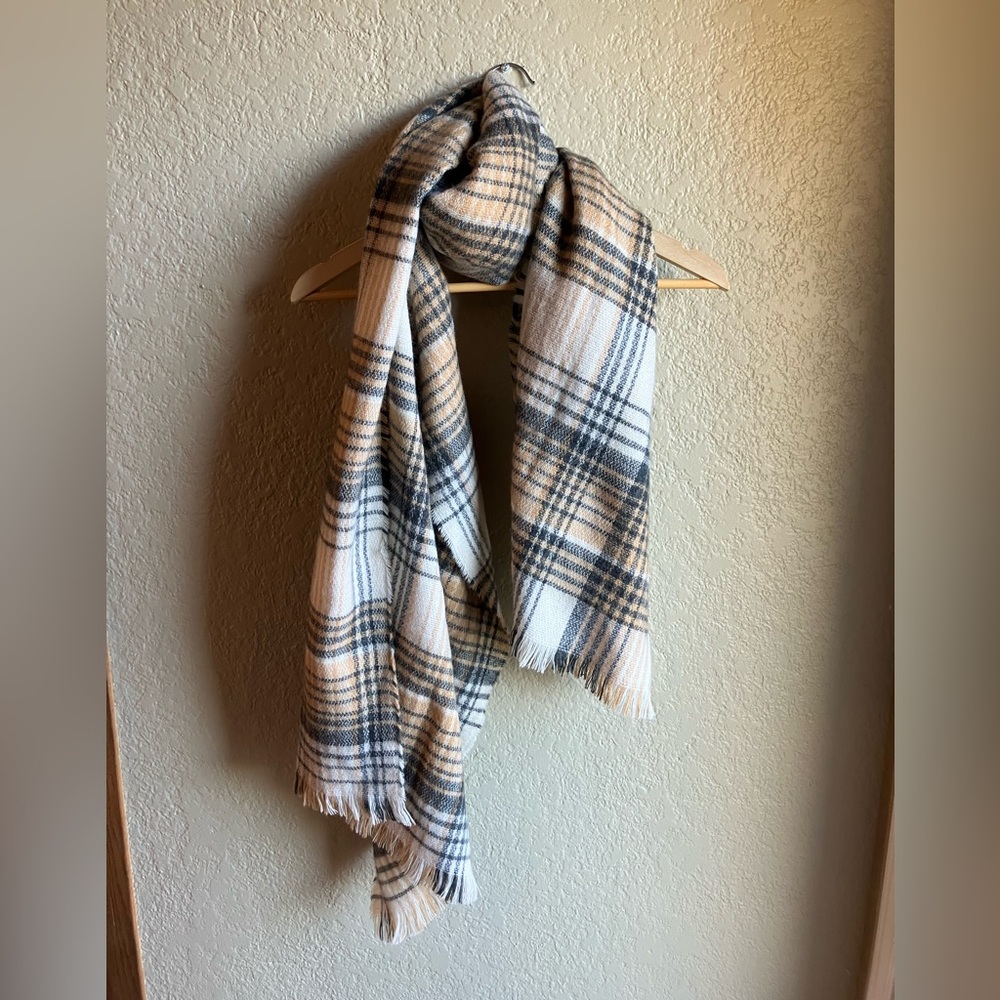 H&M super soft NWOT scarf